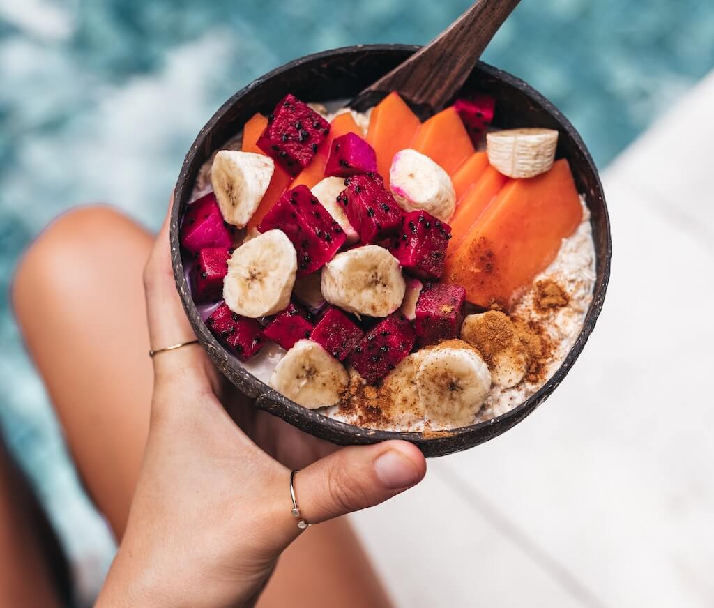 Veganes Frühstück buntes Obst